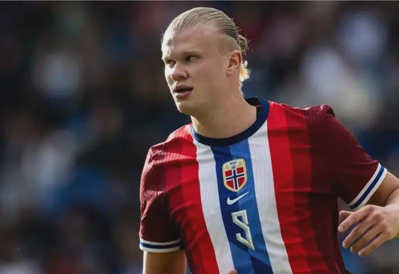 小因扎吉：布努因领奖刚刚归队，球队右后卫存在人员短缺问题（小因扎吉：布努领奖后刚回归，右后卫位置人手紧缺）