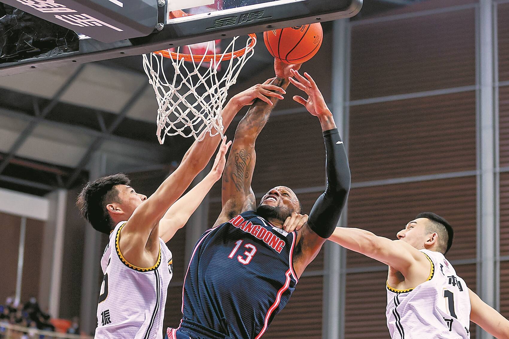 中国足协代表团访问法兰克福俱乐部，双方开展深度交流（中国足协代表团到访法兰克福俱乐部 双方就合作开展深入交流）