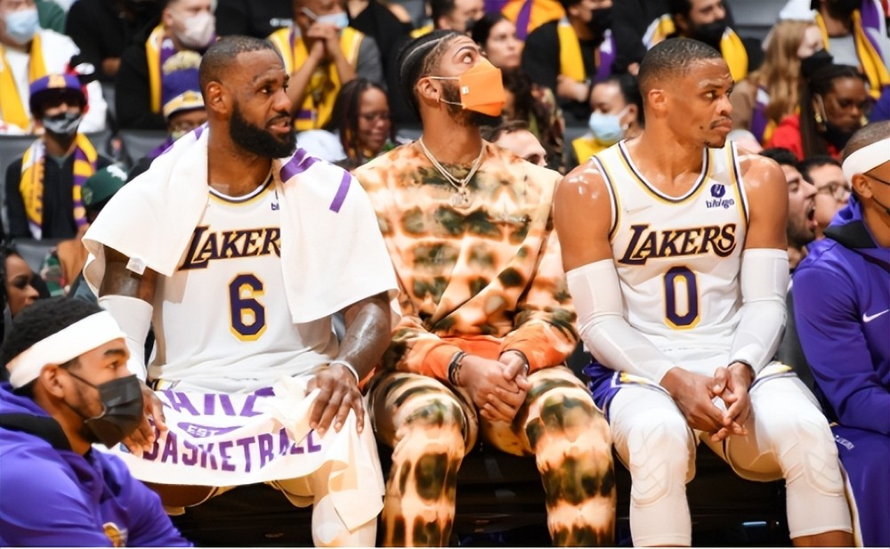 罗马旧将：五大联赛黑人教练很少，希望这只是巧合（罗马旧将：五大联赛黑人主帅屈指可数，盼这仅是巧合）