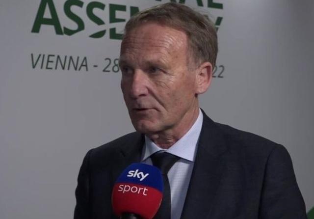 每体：杰拉德·马丁在左中卫上的表现，比其当左后卫时更亮眼（每体：杰拉德·马丁踢左中卫更出彩，强于担任左后卫时）