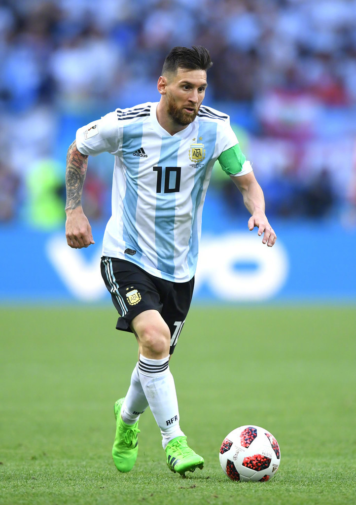 记者：足协曾上报三名欧洲教练，总局可能更相信国产主帅（记者：足协曾推荐三位欧籍主帅，主管部门或更青睐本土教练）